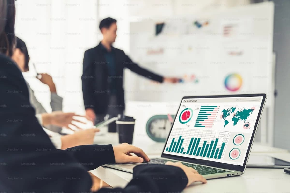 BizzFly performance analysts reviewing dashboards connecting traffic metrics to revenue outcomes