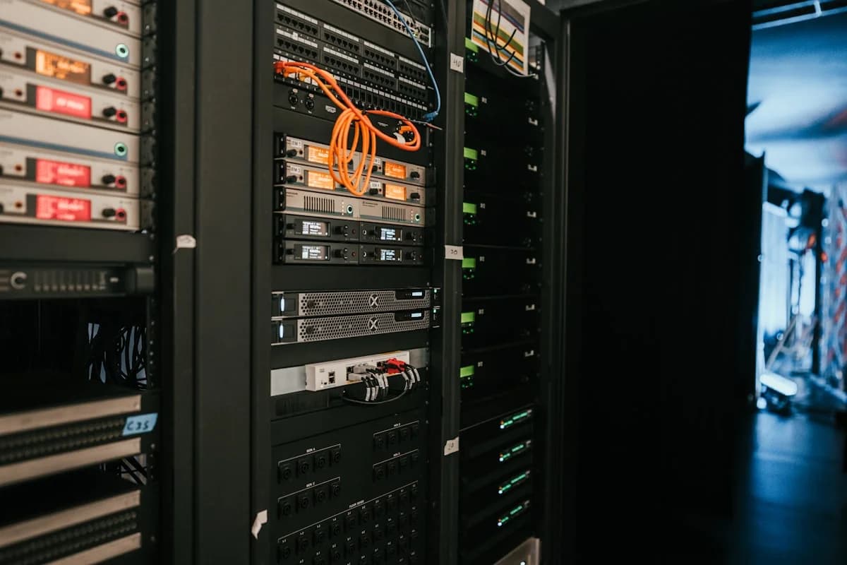 High-performance enterprise cloud data centre providing fault-tolerant uptime